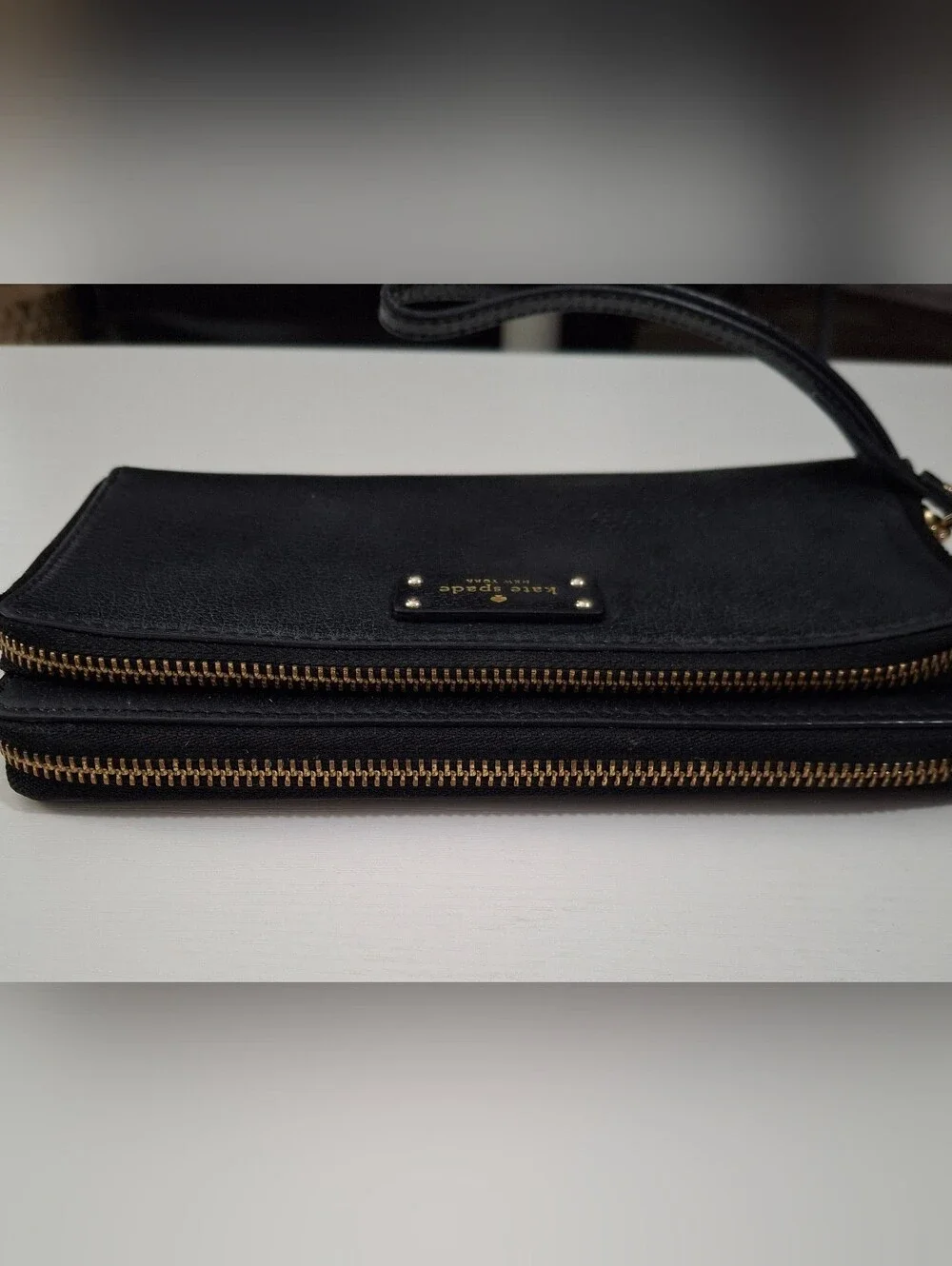 Kate Spade New York Black Leather Zip Around Wristlet Wallet EUC